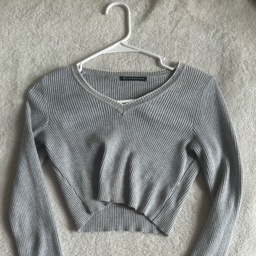 Brandy Melville Grey Long Sleeve Ribbed Crop Top